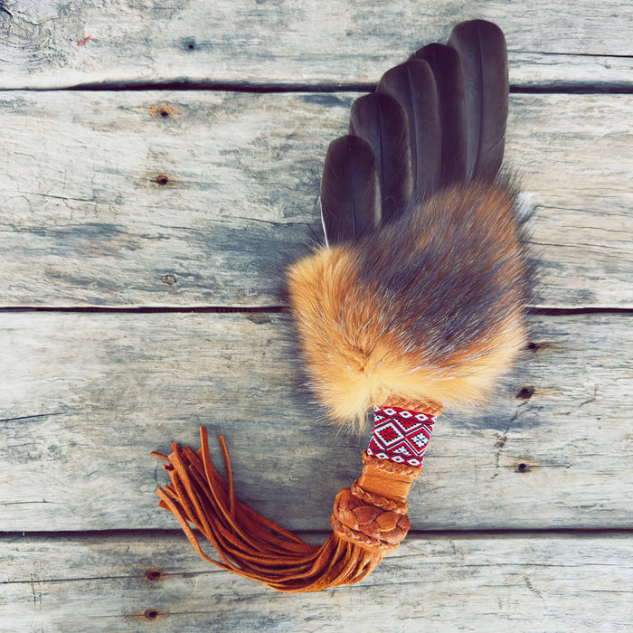 Smudgefan en cuir d’orignal et renard roux – esprit gardien