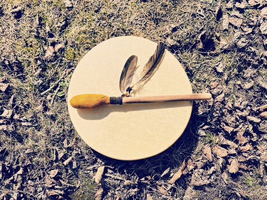 L-histoire-et-la-signification-spirituelle-du-tambour-chez-les-Ilnus Artisanat Autochtone