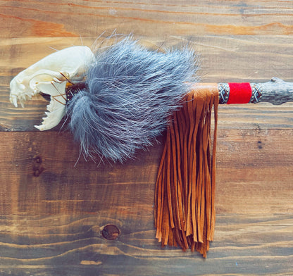 Bâton de parole décoratif – Le cri de la Loutre