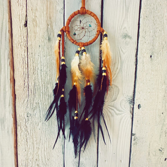 Capteur de rêves en plumes noires