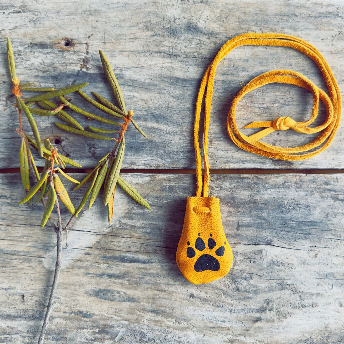 Moose hide Native medicine bag – Small bear