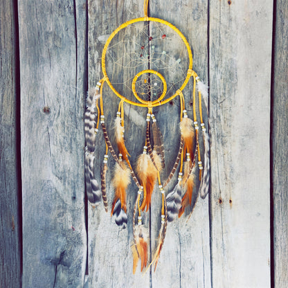 Grand capteur de rêves 8 pouces cuir d’orignal jaune tan double cercle