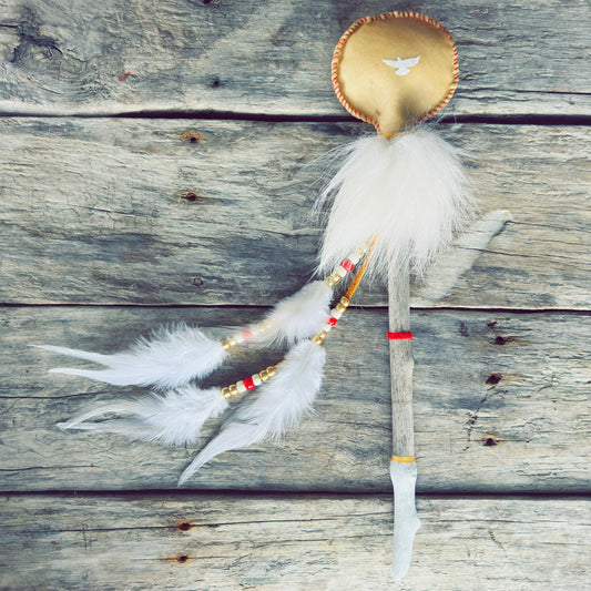 Sonajero espiritual nativo americano – aliento de águila blanca