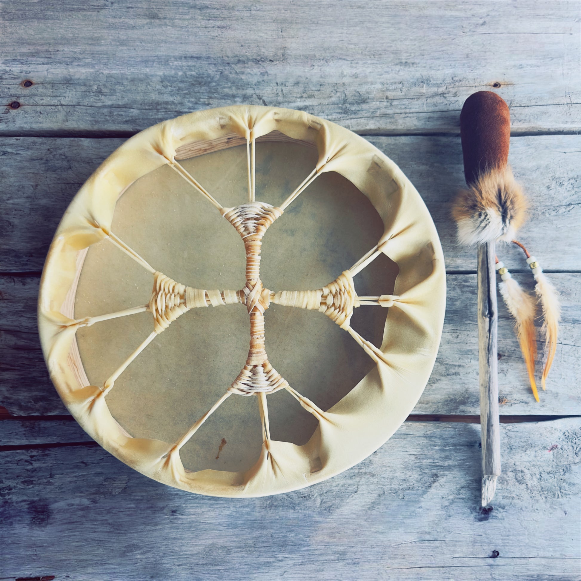 Tambour-a-main-14-pouces-plume