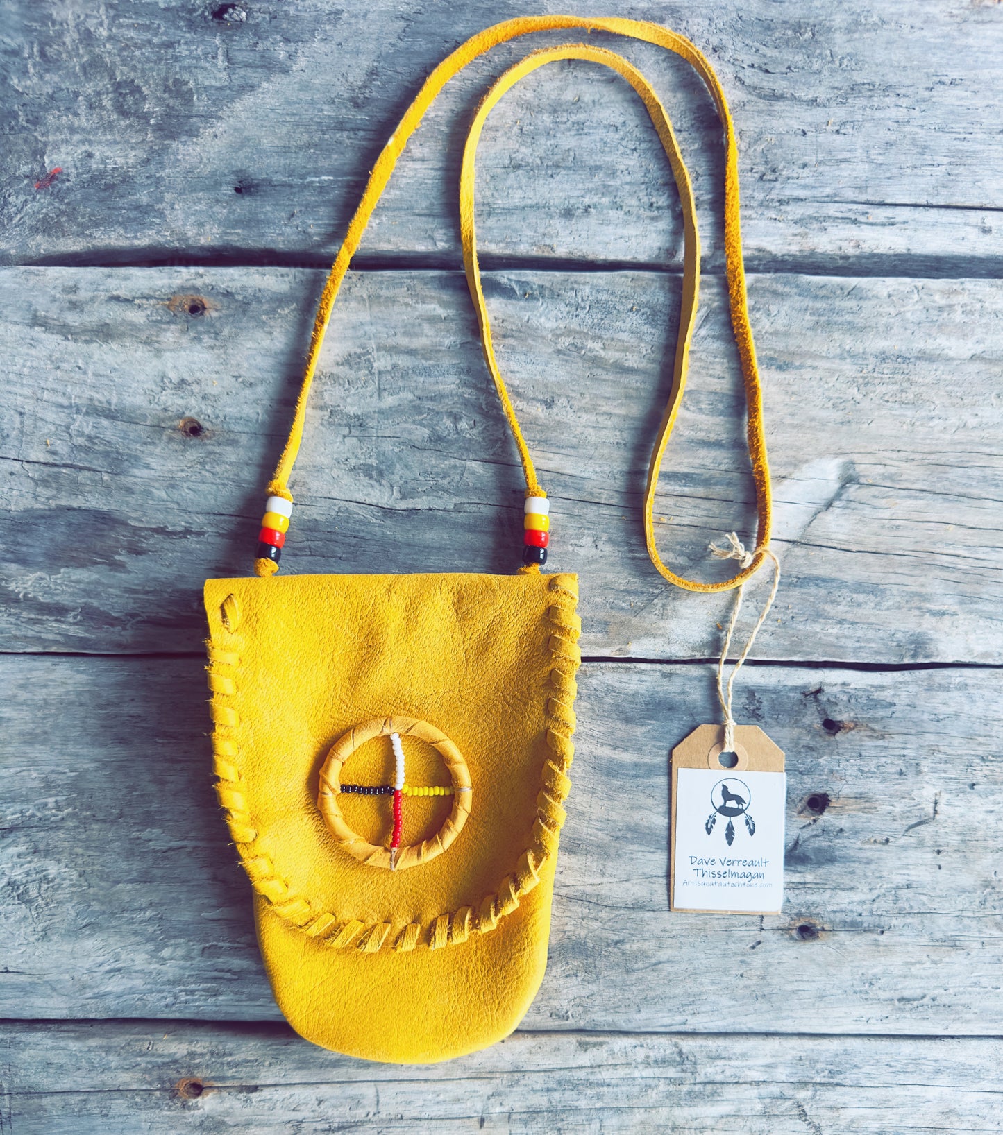 Sac de médecine ancestral – pièce d’exception en cuir d’orignal