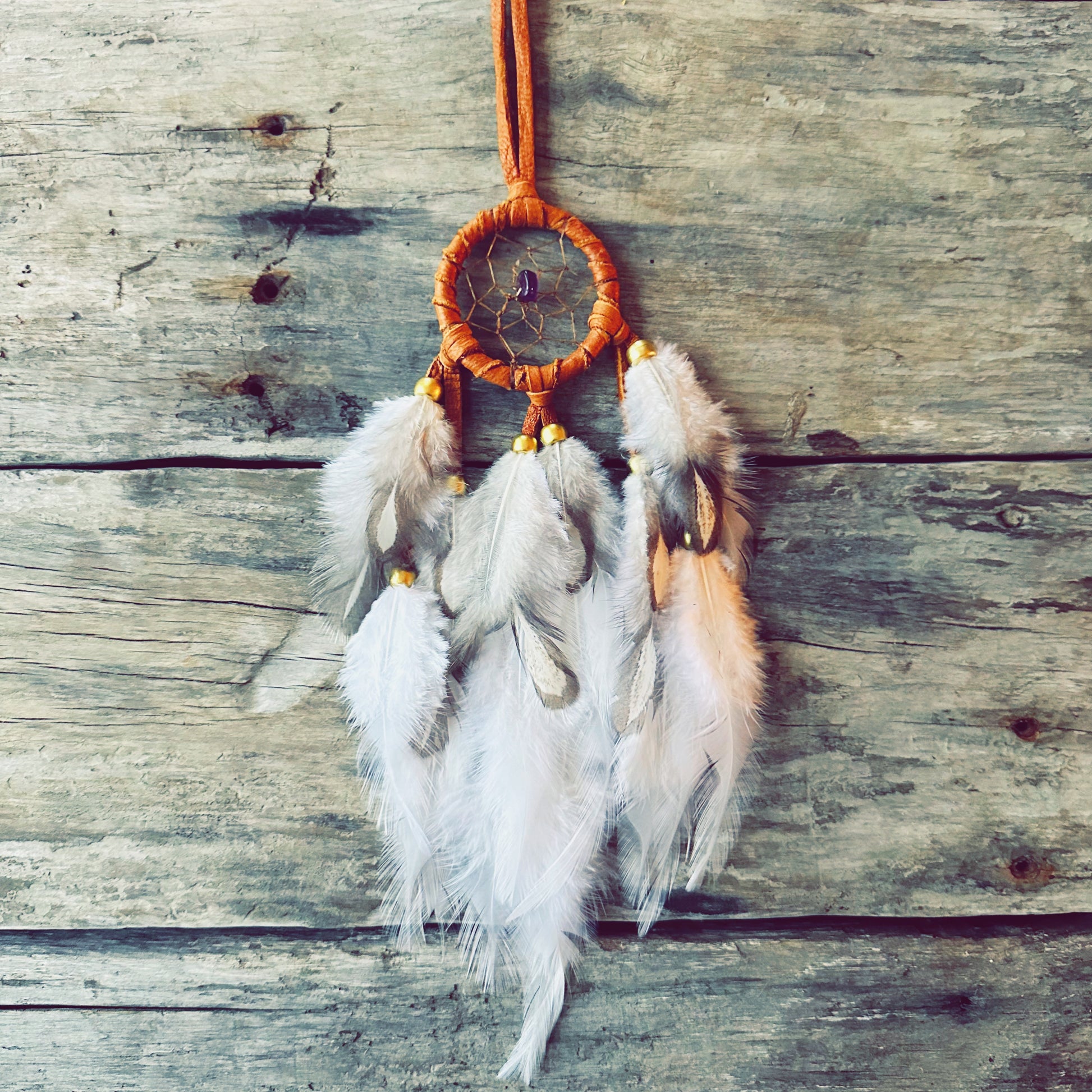 Capteur de rêves en cuir d’orignal 2 pouces – Plumes naturelles - Artisanat Autochtone 