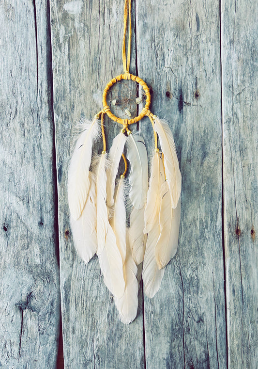 #43 - Attrape-Rêves Traditionnel en Cuir d’Orignal avec Plumes d'oie teint - Artisanat Autochtone 