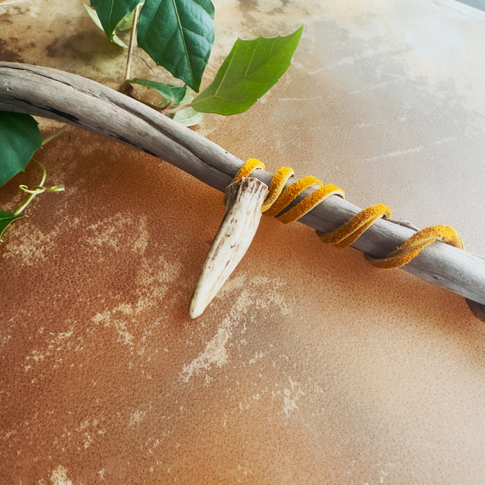 Collier en bois de cerf – style boréal authentique