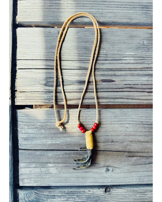 Collier autochtone fait a la main par artiste autochtone