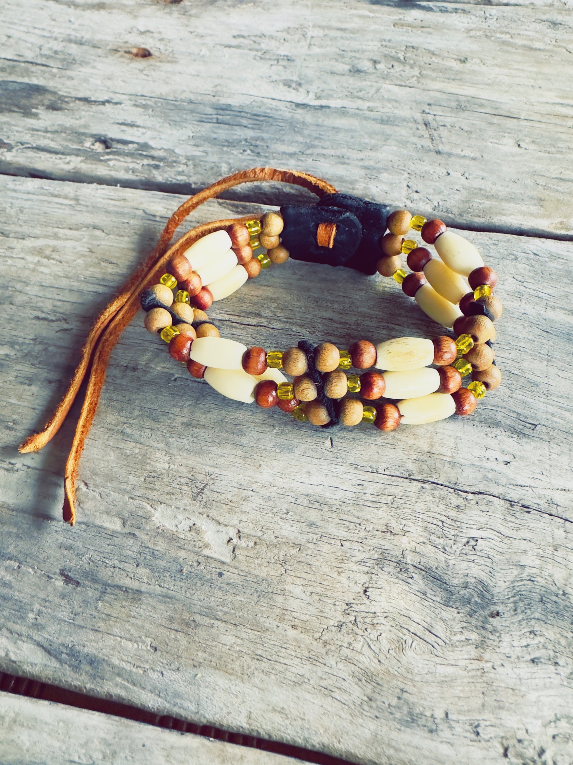 Native leather cuff – Wolf totem handmade in Quebec