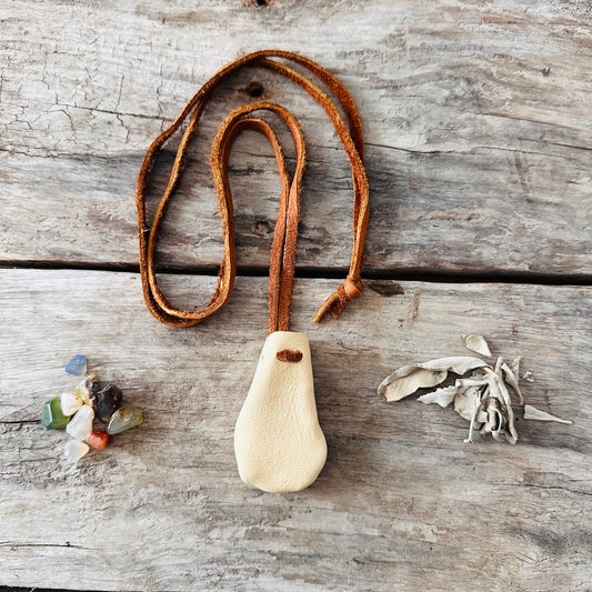 petit-sac-de-medecine-cuir-orignal-beige-cordon-brun