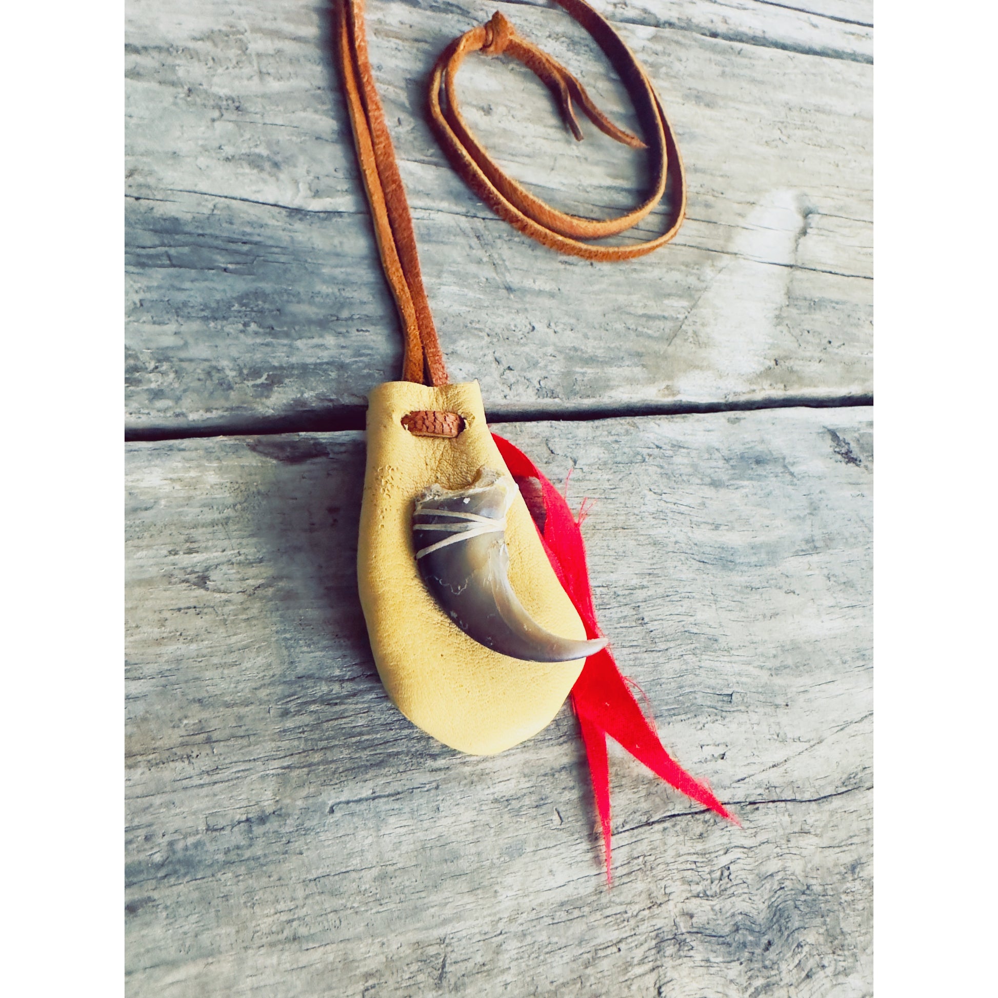 Bear claw medicine bag in genuine moose leather with beadwork, Indigenous handmade