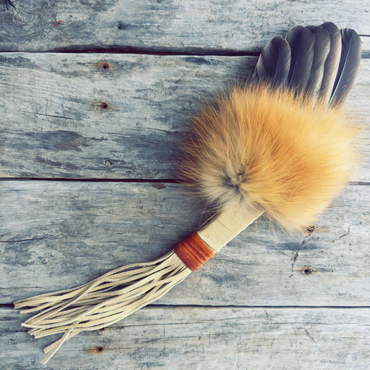 Smudgefan renard esprit animal purification énergie négative rituel autochtone cuir d’orignal plumes naturelles